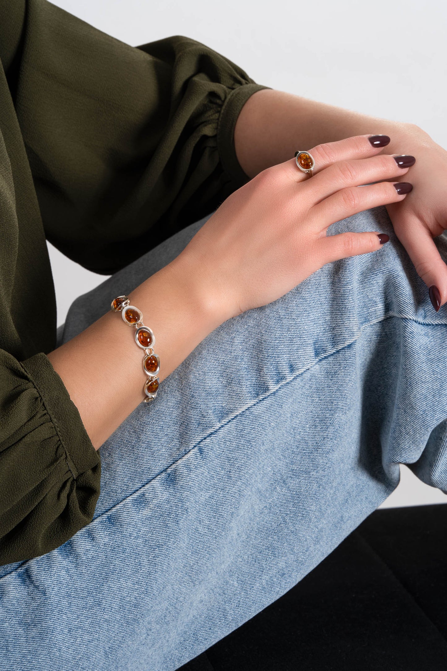 Pierścionek srebrny z bursztynem