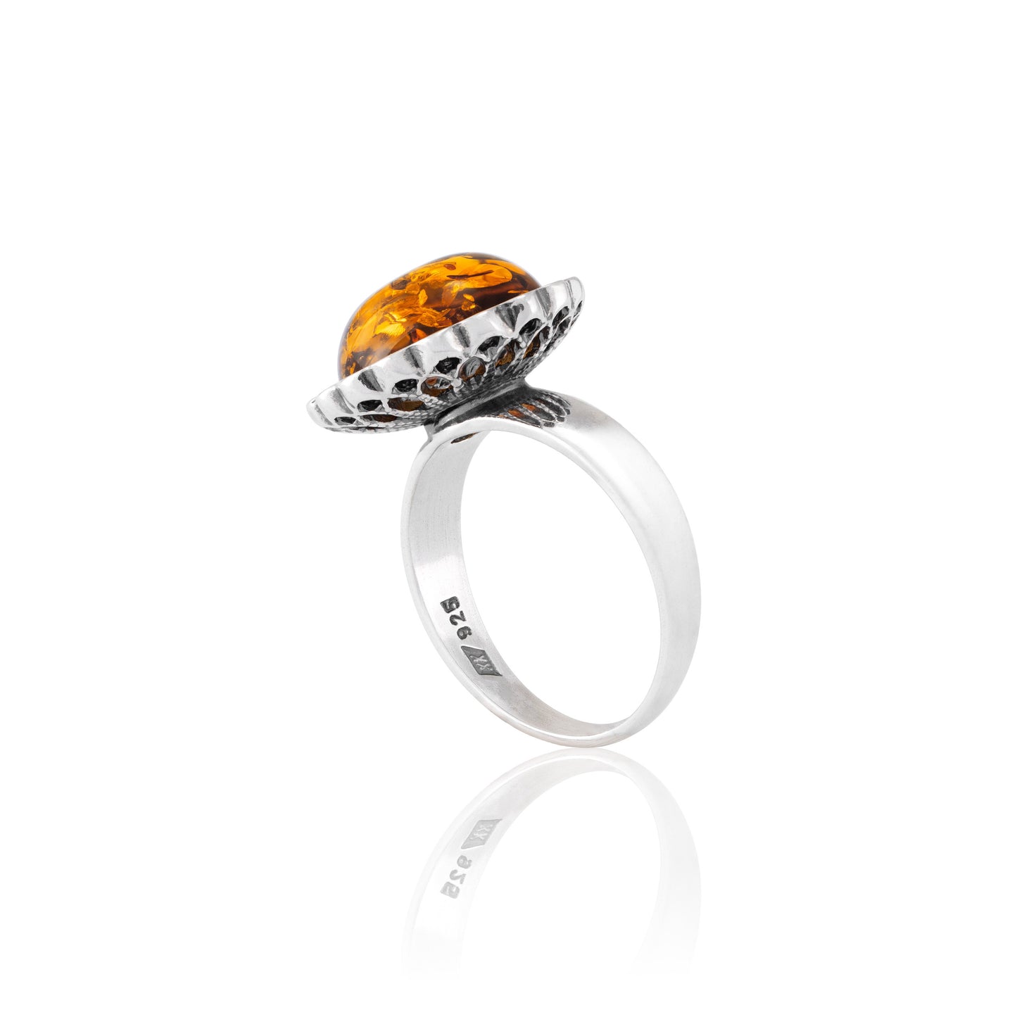 Pierścionek srebrny z okrągłym bursztynem - Fenix Jewellery