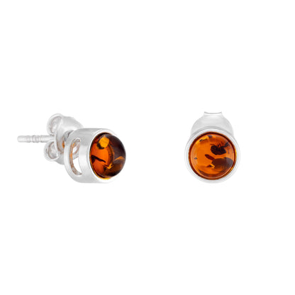 Małe, srebrne kolczyki z okrągłym bursztynem - Fenix Jewellery